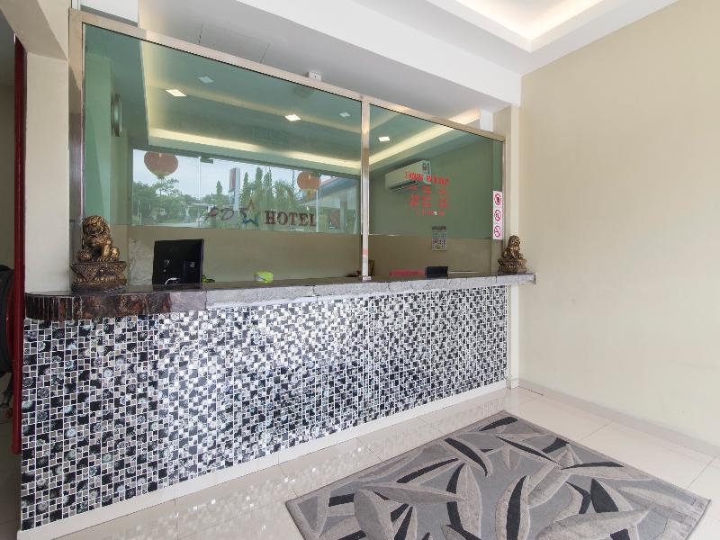 Oyo 1136 Pd Star Hotel Port Dickson Exterior photo