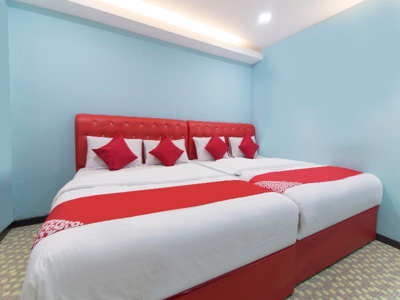 Oyo 1136 Pd Star Hotel Port Dickson Exterior photo